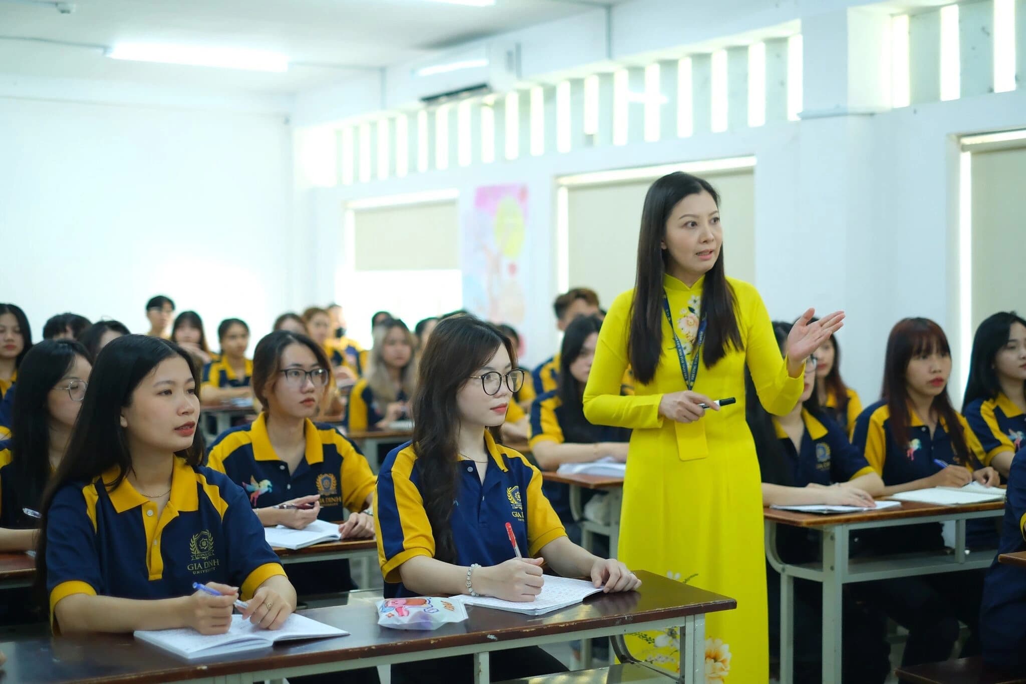 Nhiều trường đại học mở rộng tuyển giảng viên, tiến sĩ có mức lương lên tới 50 triệu đồng/tháng