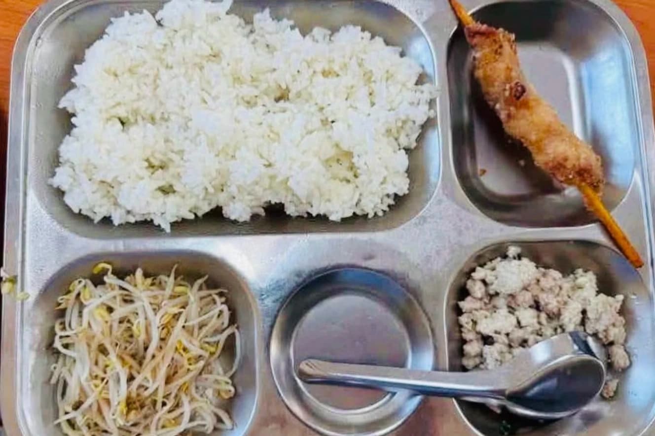 Hà Nội yêu cầu báo cáo khẩn về chất lượng bữa ăn bán trú tại xã Trung Giã