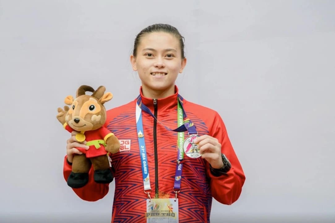 Sinh viên Huỳnh Hà Hữu Hiếu ba lần vô địch Muay thế giới, trường đại học vinh danh