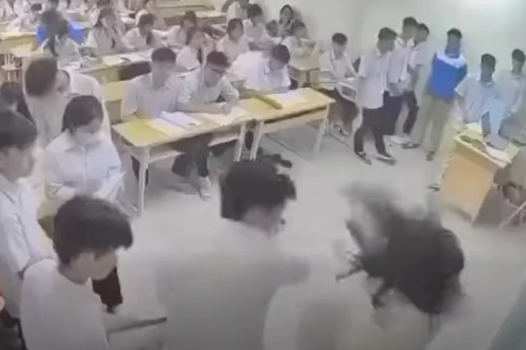Hiệu trưởng phát biểu về vụ học sinh tấn công giáo viên tại trường trung học