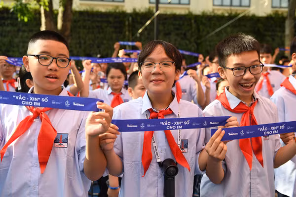 Người lớn cần học cách lắng nghe
