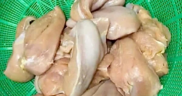 Hà Nội yêu cầu kiểm tra an toàn thực phẩm tại trường tiểu học Lê Trọng Tấn sau khi phụ huynh phàn nàn về thịt 'bốc mùi'