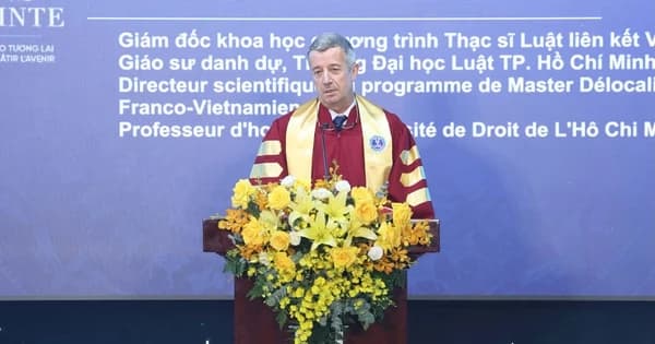 Trường ĐH Luật TP.HCM phong tặng danh hiệu Giáo sư danh dự cho Giáo sư Laurent Grosclaud